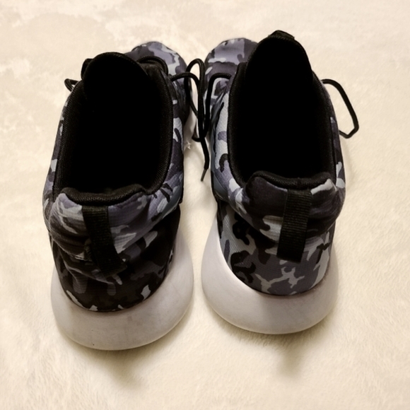 Nike roshe run shoes size 11.5 - Picture 4 of 7